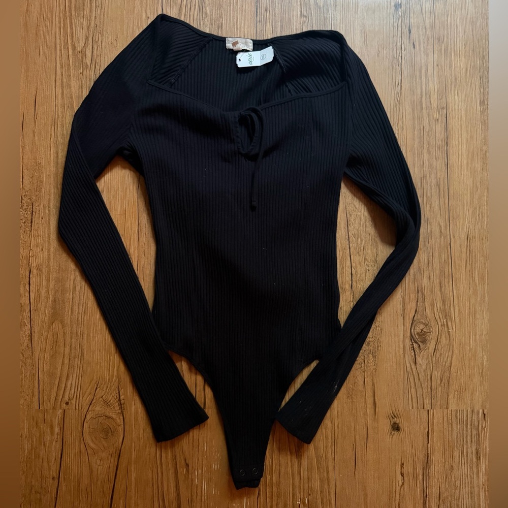 Aerie black ribbed bodysuit with tie front detail #aerie #bodysuit